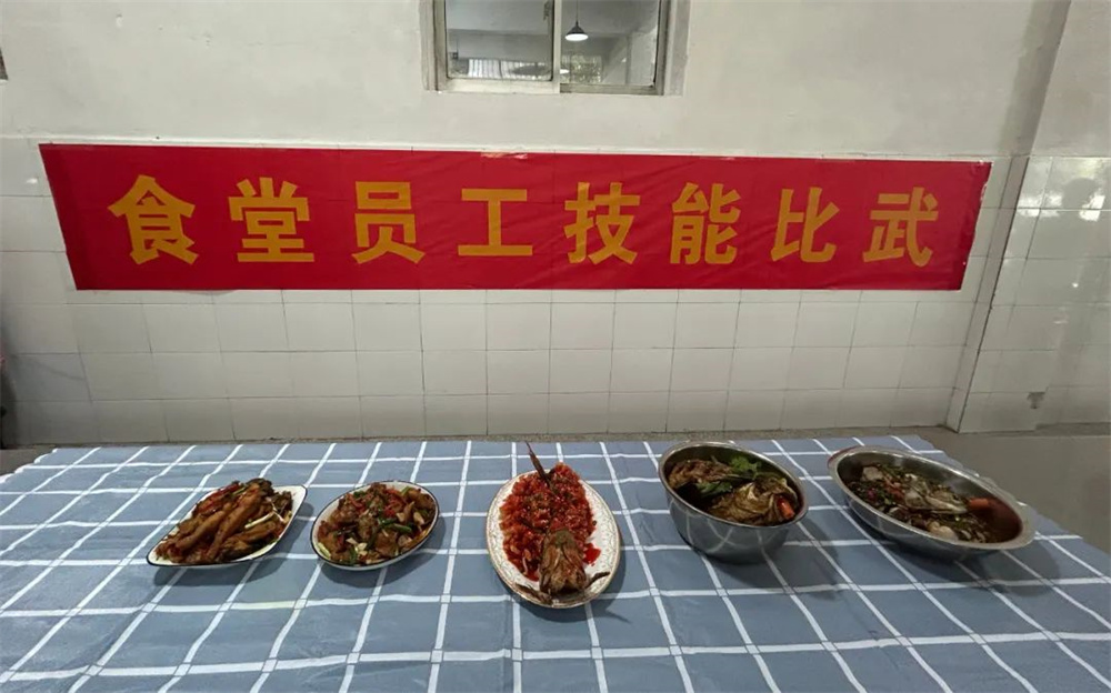 不忘“厨”心 面面俱到——华岳小学食堂技能比武大赛