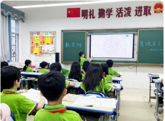 玩转数学 乐享晚修——我校开展数学特色晚自习活动